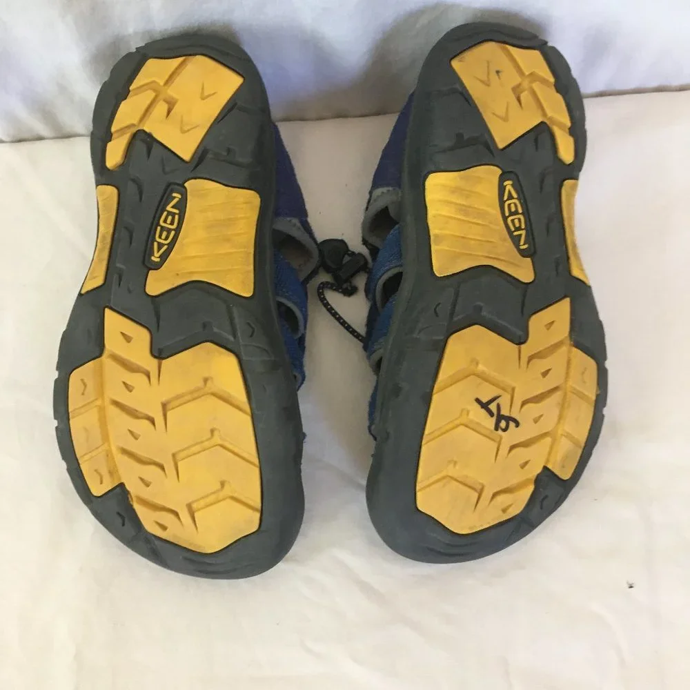 Keen Outdoor Sport Water Sandal Sz 4 Youth
